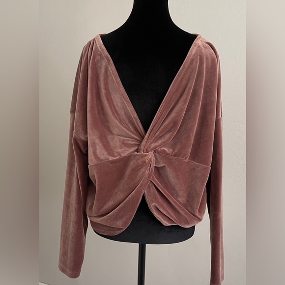 Fashion Nova Velour Back Twist Sweater & Pant Set. - Picture 3 of 6